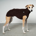 Load image into Gallery viewer, Fleece Shirt Windhund Espresso – ergonomischer Schnitt für Dackel und Windhunde – handgefertigte Hundekleidung