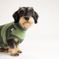 Load image into Gallery viewer, Fleece Shirt Dackel Camouflage – optimale Passform für Windhunde, Whippets und Dackel