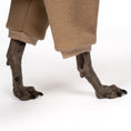 Load image into Gallery viewer, Overall Iggy Camel – Detailaufnahme Stoff und hochwertige Verarbeitung – Karma Hund Berlin