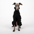 Load image into Gallery viewer, Teddy Overall Iggy Schwarz – Close-up am Hund – hochwertige Hundekleidung von Karma Hund