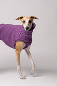 Load image into Gallery viewer, Whippet im ärmellosen Fleece Long Shirt – idealer Schnitt für maximale Bewegungsfreiheit