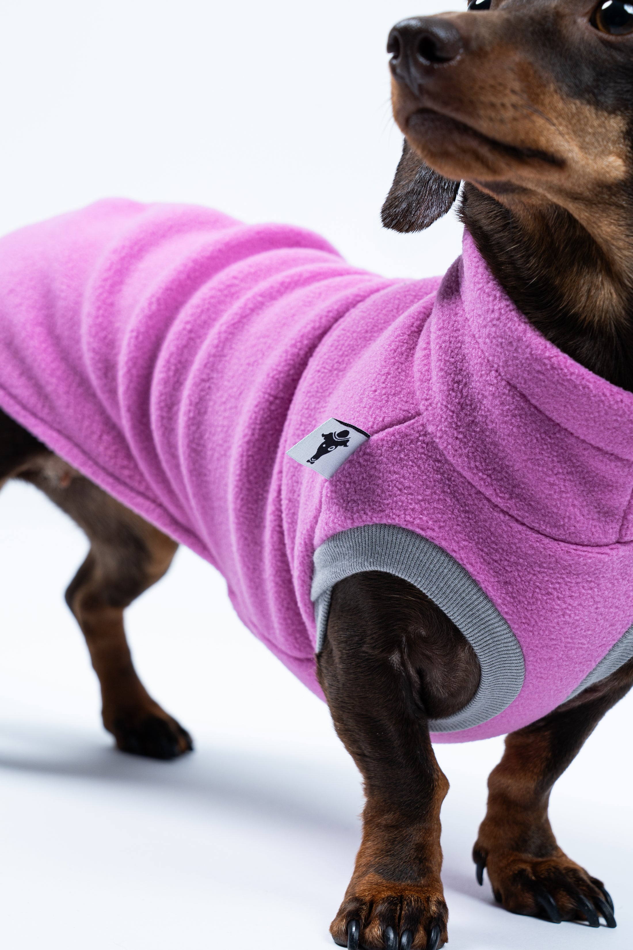 Detailansicht des Long Shirts in Bubblegum – hochwertige Verarbeitung und weiches Material