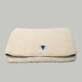 Load image into Gallery viewer, Teddy Kuscheldecke Dunkelbraun/Beige
