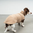 Load image into Gallery viewer, FLEECE SHIRT Dackel Camel
