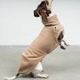 Load image into Gallery viewer, FLEECE SHIRT Dackel Camel
