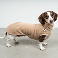 Load image into Gallery viewer, FLEECE SHIRT Dackel Camel
