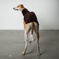 Load image into Gallery viewer, Fleece Shirt Windhund Espresso – Hundekleidung für Dackel, Windspiele und Whippets – Rückenansicht
