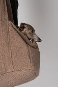 Load image into Gallery viewer, Teddy Shopper Small Walnut Karma Hund
