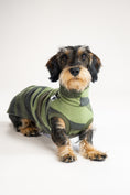 Load image into Gallery viewer, Rauhaar Dackel in Fleece Long Shirt für Dackel in Camouflage
