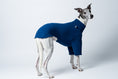 Load image into Gallery viewer, Windhundmode aus Berlin: Whippet im kuscheligen Pullover aus Fleece in elegantem Navy
